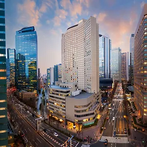 5* מלון Hilton